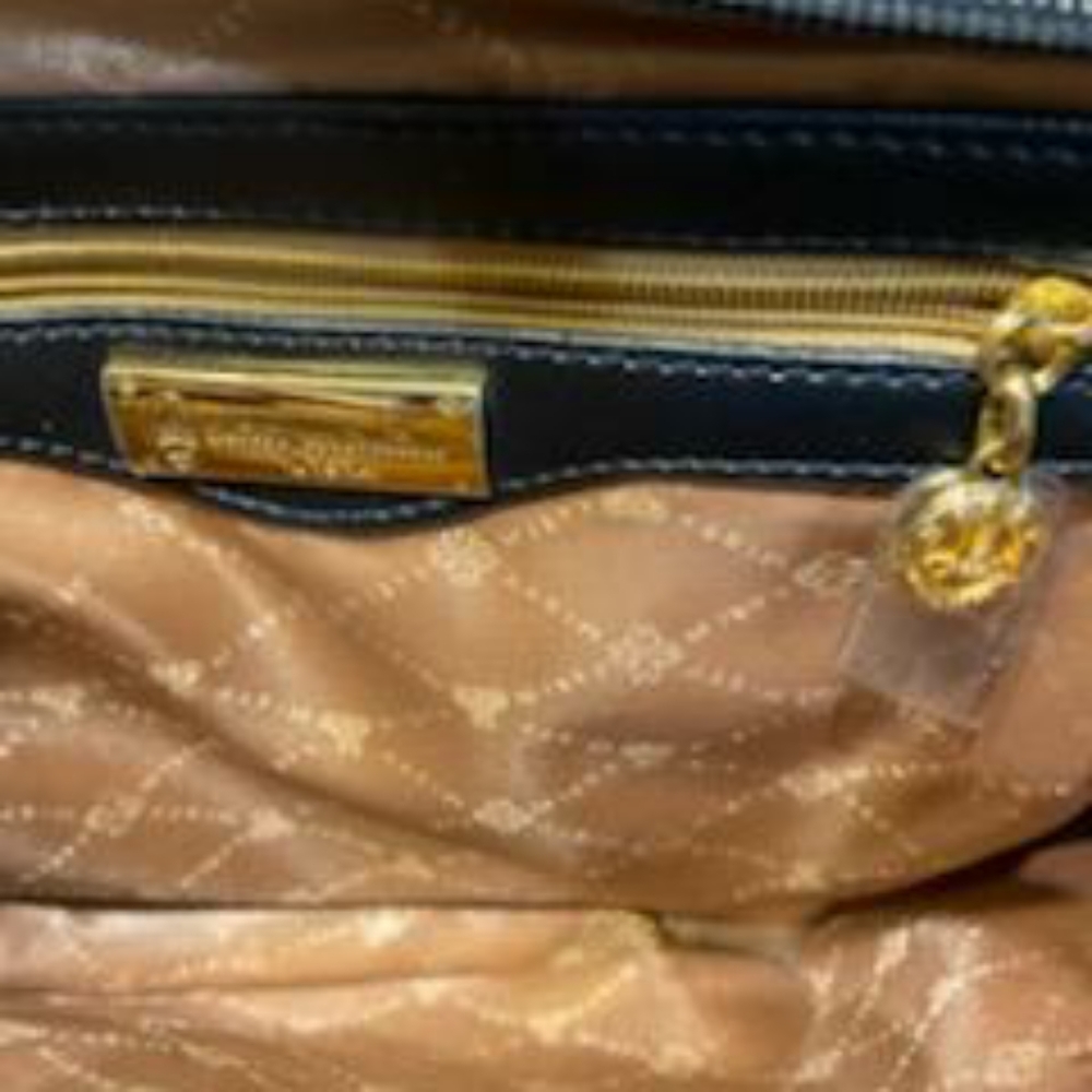 Purse - Picture 3 of 9